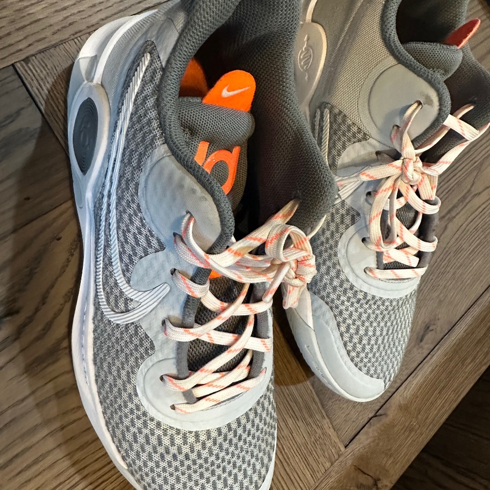Women’s Nike KD Shoes Size 7